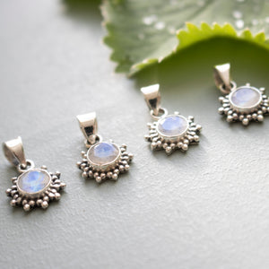 Handmade 925 Sliver Small Sun Rainbow Moonstone Necklace
