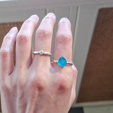 Load image into Gallery viewer, Handmade 925 Silver Genuine Small Cobalt Blue Sea Glass Ring Vintage