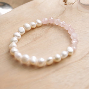 Natural Pink Quartz and Pearl Beaded Elastic Bracelet