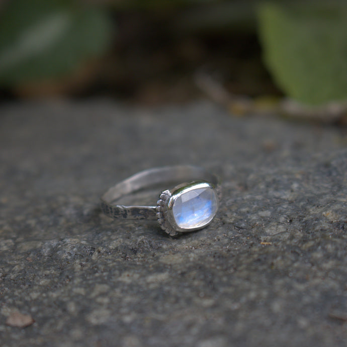 Handmade 925 Silver Vintage Small Faceted Rainbow Moonstone Ring